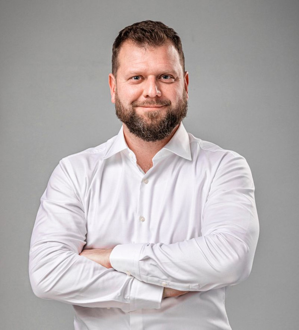 <p><span style="font-weight: 400;">Karel Pluhař<br />
</span><span style="font-weight: 400;">Managing director<br />
</span><span style="font-weight: 400;"><strong>Tel:</strong> +420 724 442 929<br />
</span><span style="font-weight: 400;"><strong>Email:</strong> kpluhar@topicpr.cz</span></p>
